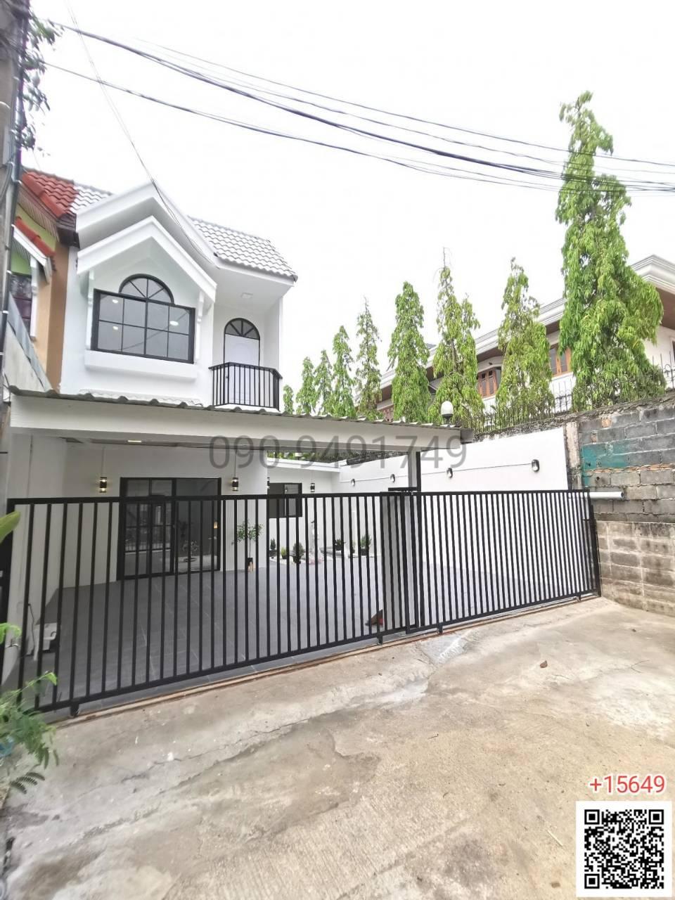 ขาย ทาวน์เฮ้าส์ 2 ชั้น หมู่บ้านเพชรไพลิน พระยาสุเรนทร์ 35 ใกล้ BTS บางชัน