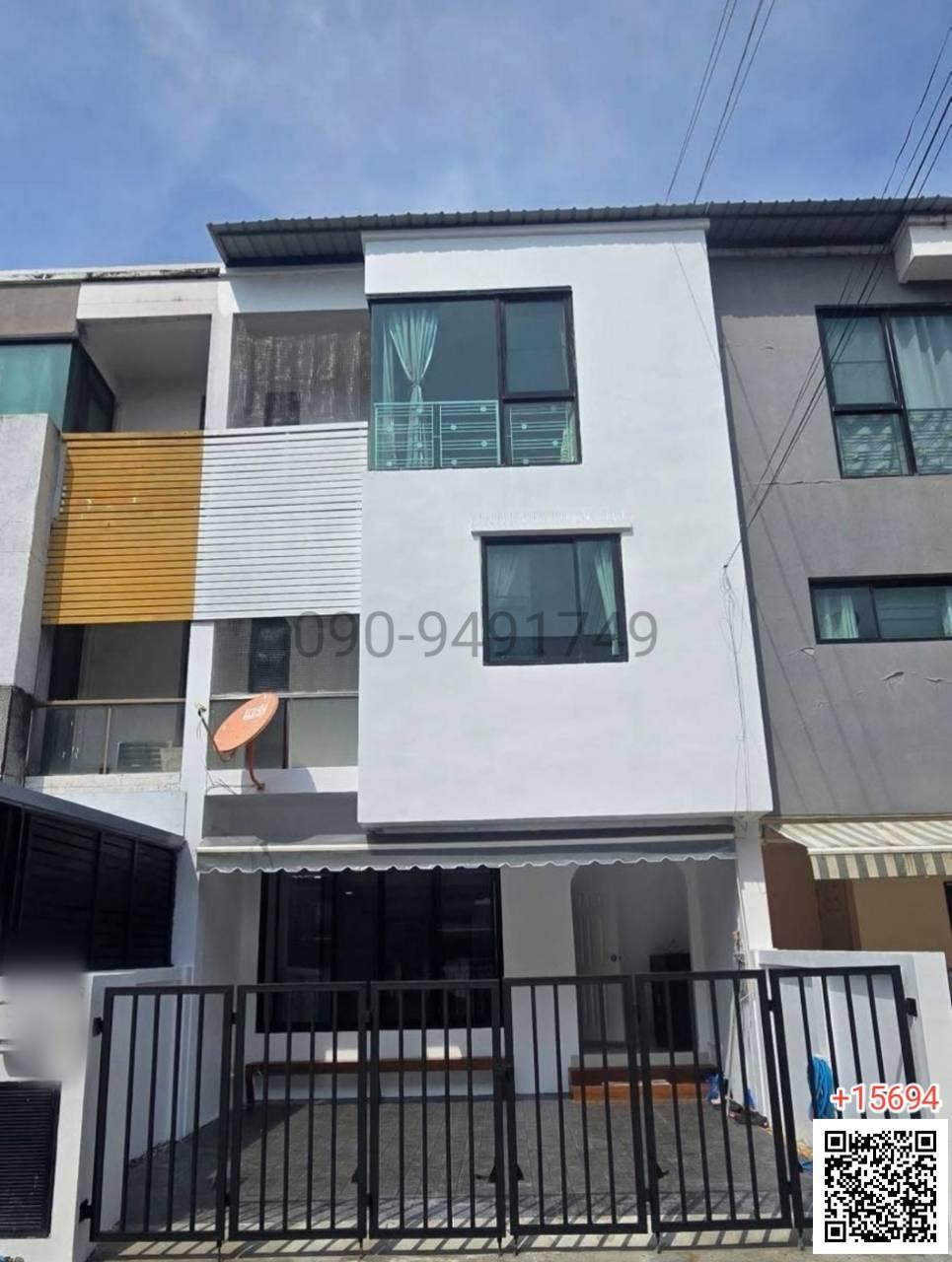 เช่า ทาวน์โฮม 3 ชั้น หมู่บ้าน สาริน วิช สุขุมวิท 107 ใกล้สถานี BTS แบริ่ง