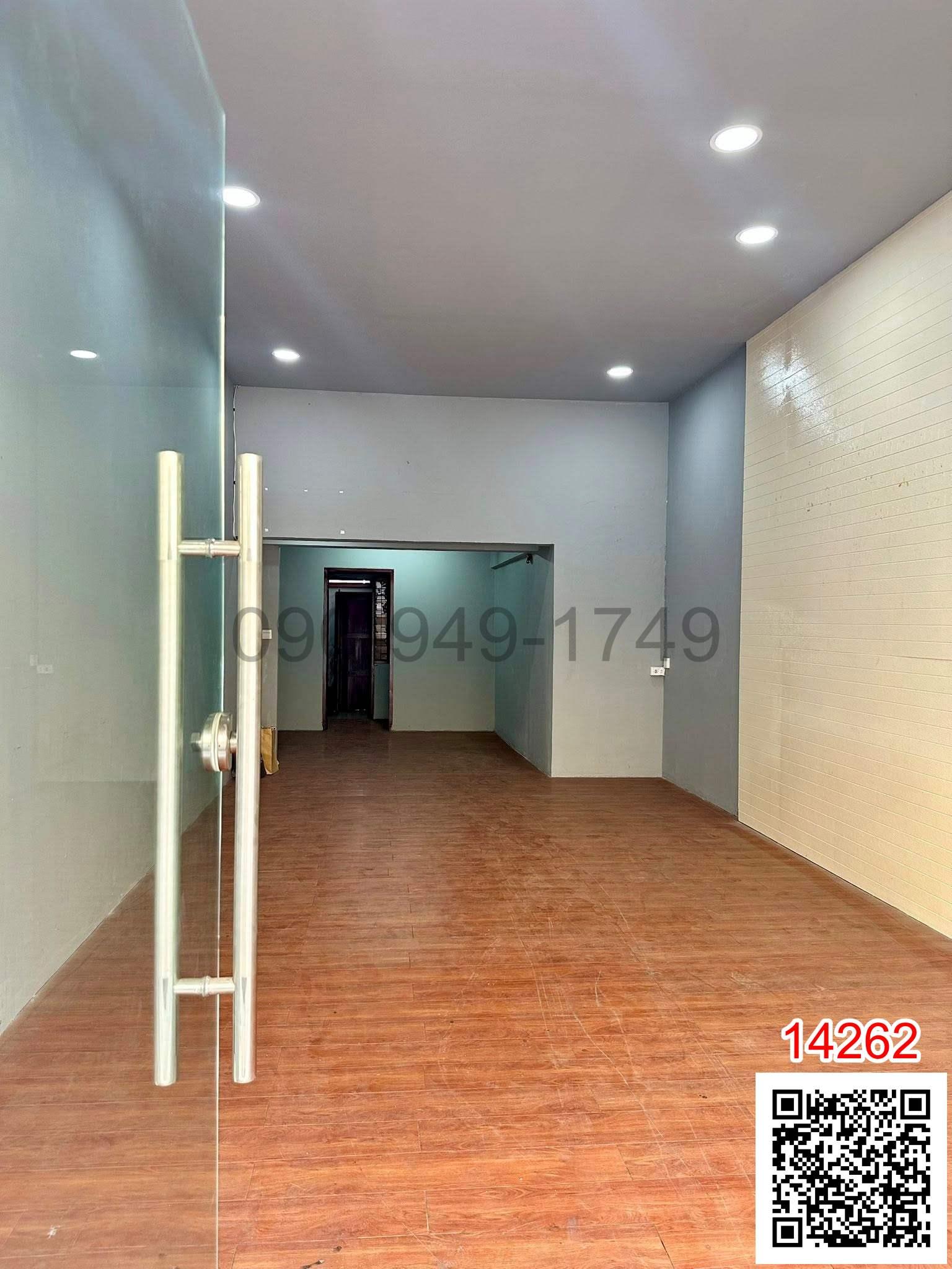 เช่า อาคารพาณิชย์ 4 ชั้นครึ่ง ติด BTS สถานีสายหยุด ถ.พหลโยธิน ติดรพ.Central General(CGH)ใกล้ตลาดยิ่งเจริญ