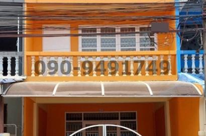 ขาย ทาวน์เฮาส์ 3 ชั้น หมู่บ้านธนะสิน ซอยนวมินทร์ 68 ใกล้ตลาดปัฐวิกรณ์