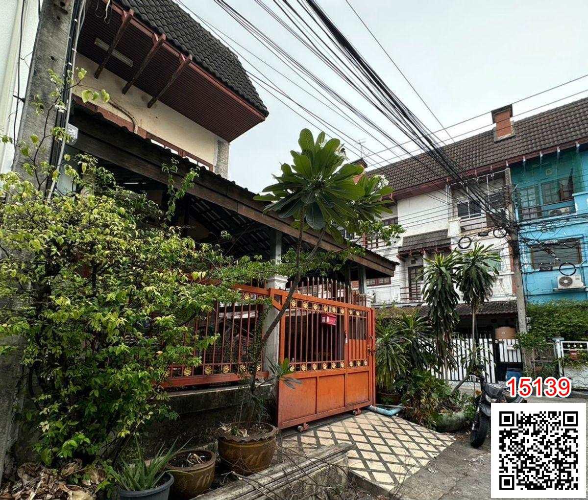 เช่า โฮมออฟฟิศ 2 ชั้น ลาดพร้าว 71 ใกล้เลียบด่วน, MRT, BTS (อนาคต), Central Eastville