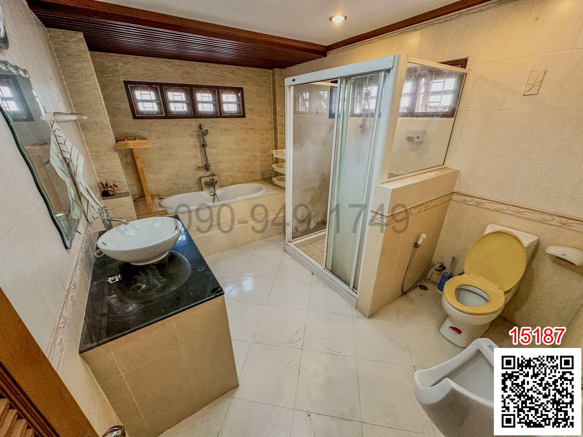 เช่า บ้านเดี่ยว 2 ชั้น+ที่โกดัง ถ.รามอินทรา ตรงข้ามแฟชั่นไอซ์แลนด์ ทำเลดีซอย รามอินทรา 60
