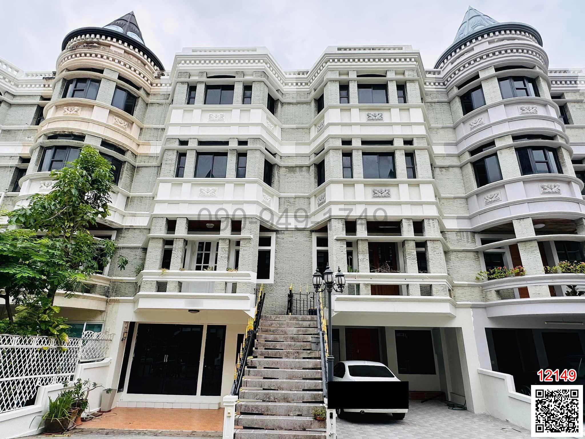 ขาย บ้าน  4 ชั้น หมู่บ้านชิชาคาสเซิล สุขุมวิท 31 ใกล้อโศก - พร้อมพงษ์